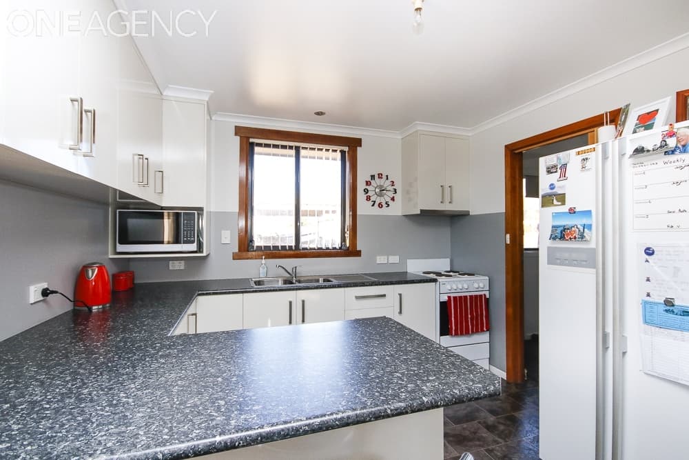 6 Canning Drive, East Devonport, East Devonport - Thumbnail 2