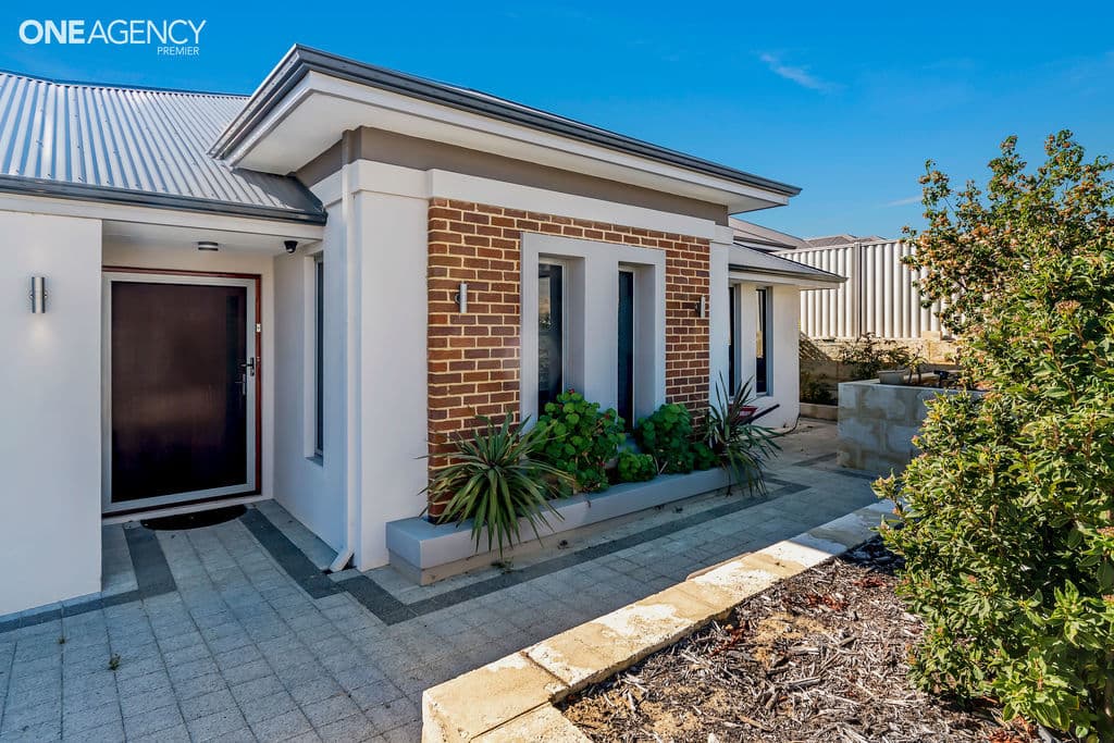 27 Brantwood Approach, Hocking, Hocking - Thumbnail 2