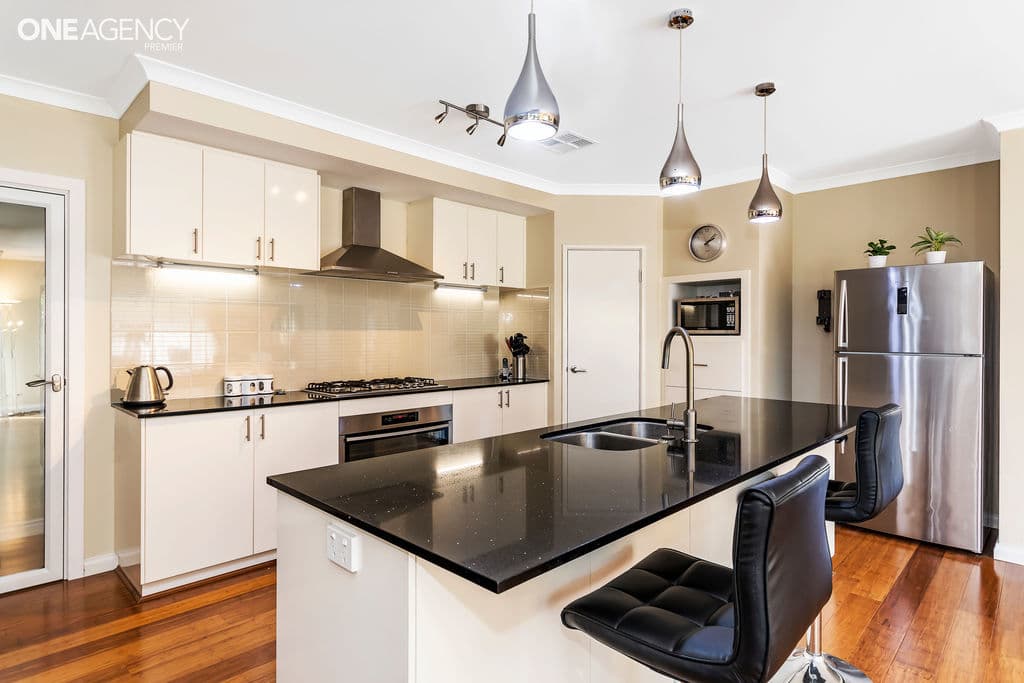 27 Brantwood Approach, Hocking, Hocking - Thumbnail 6