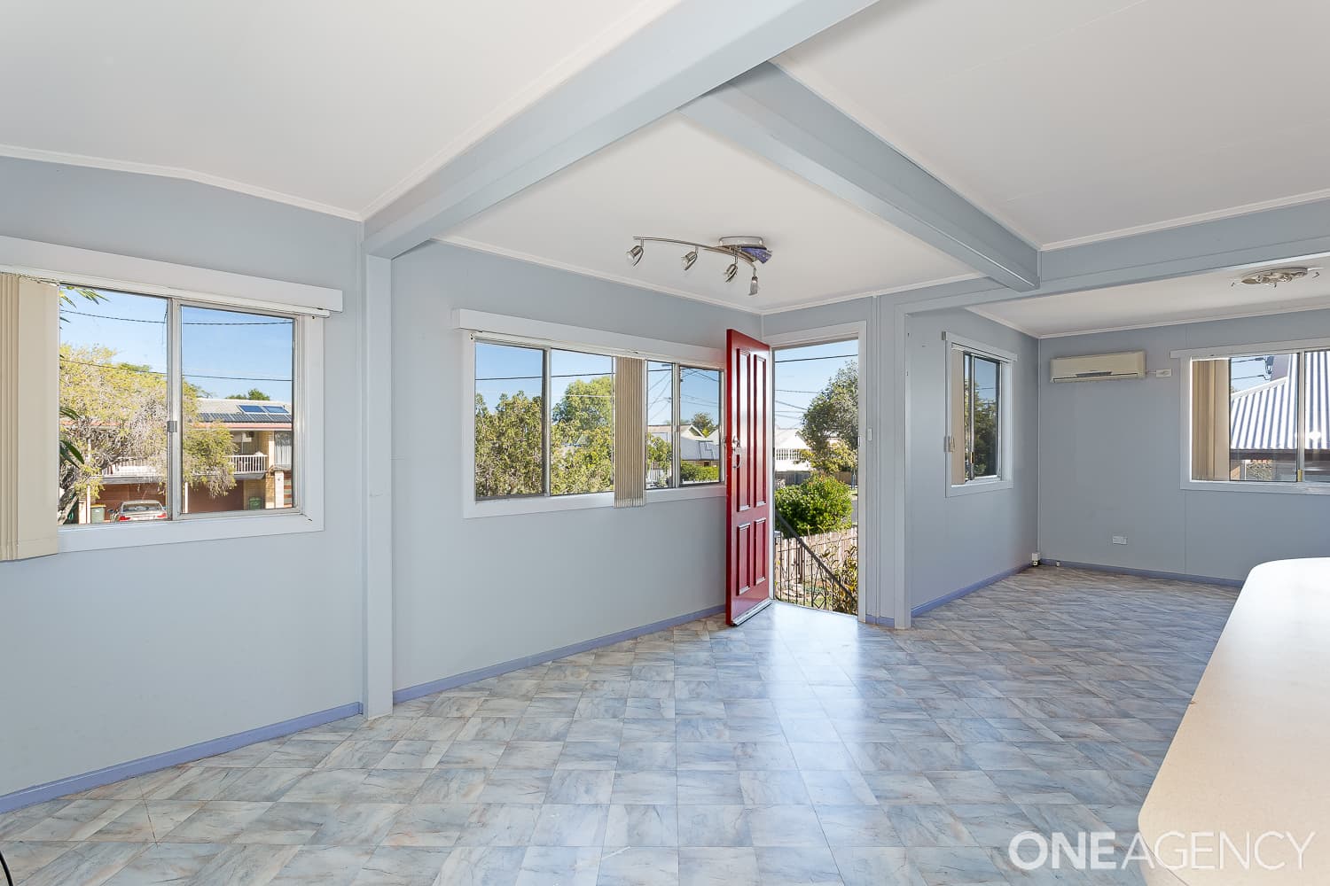 16 Frank Street, Scarborough, Scarborough - Thumbnail 3