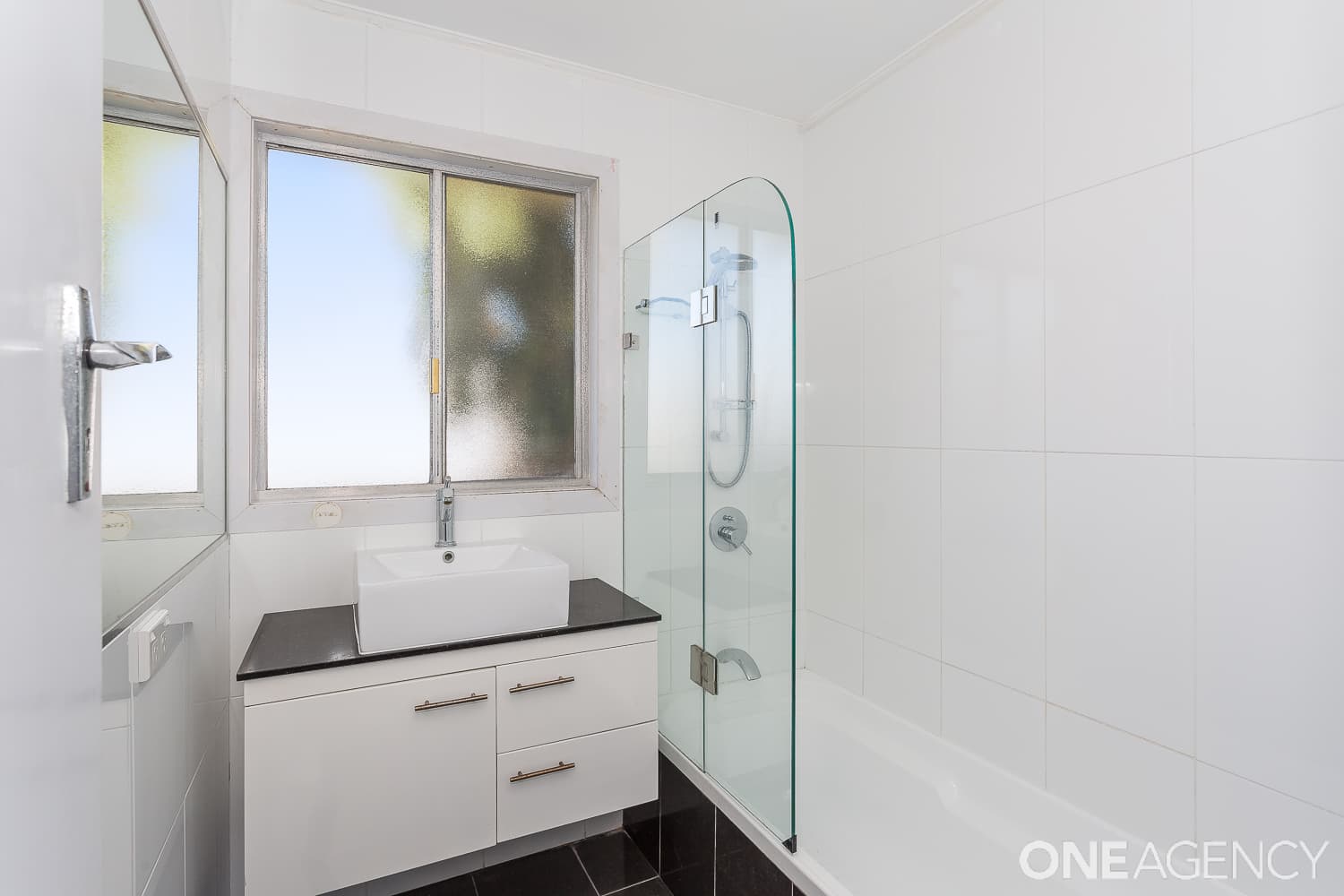 16 Frank Street, Scarborough, Scarborough - Thumbnail 5