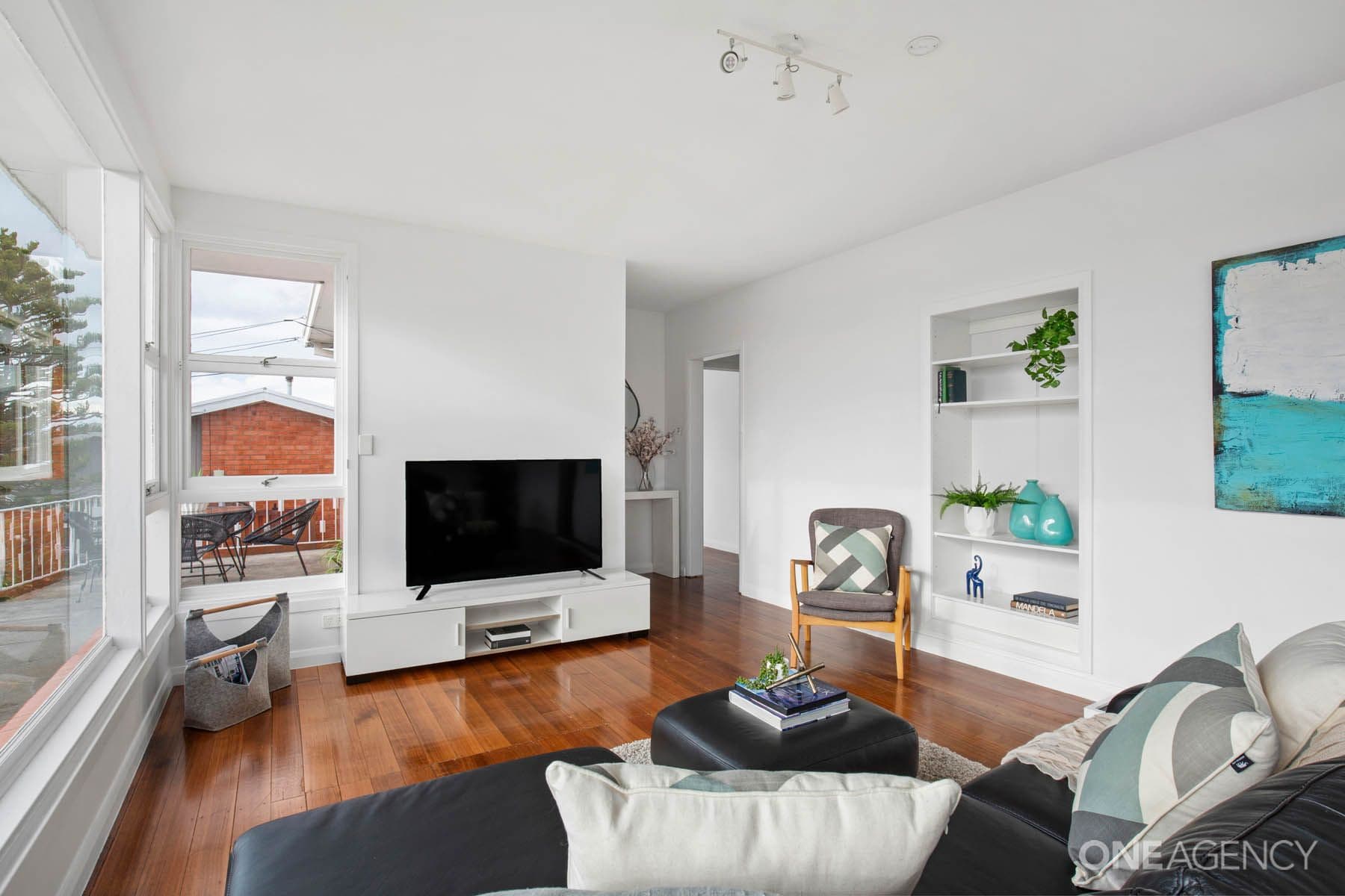 61 Dion Crescent, Riverside, Riverside - Thumbnail 2