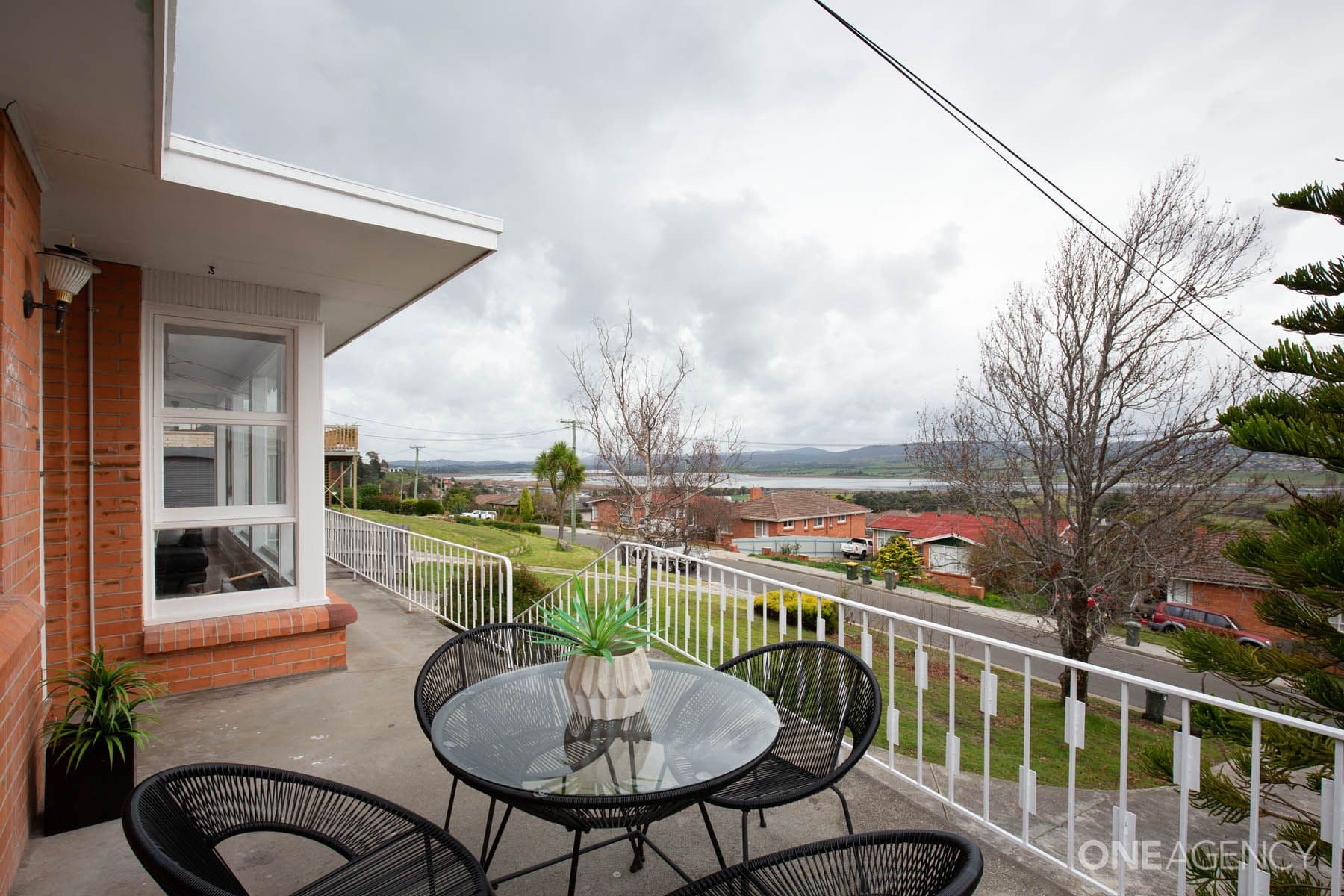 61 Dion Crescent, Riverside, Riverside - Thumbnail 4