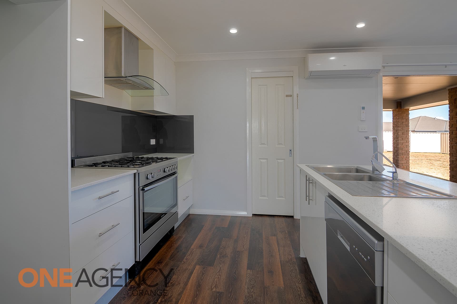 11 Molloy Drive, Orange, Orange - Thumbnail 4