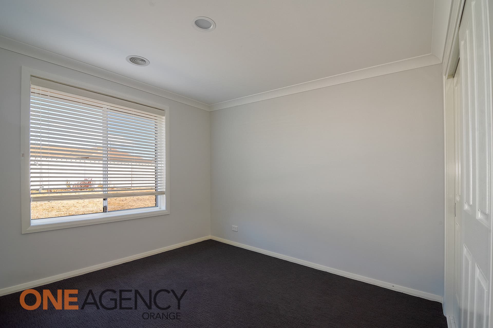 11 Molloy Drive, Orange, Orange - Thumbnail 5