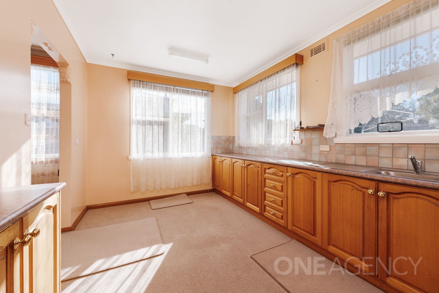 6 Laver Grove, Newnham, Newnham - Thumbnail 3