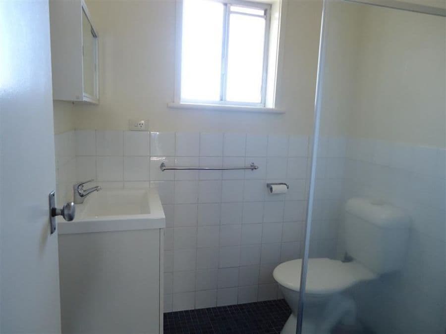 1-5/8 Nordlingen Drive, Tolland, Tolland - Thumbnail 7
