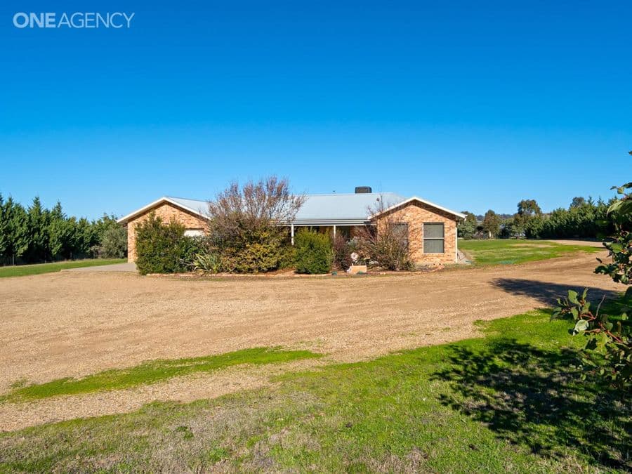 52 Peppermint Drive, Springvale, Springvale - Thumbnail 2