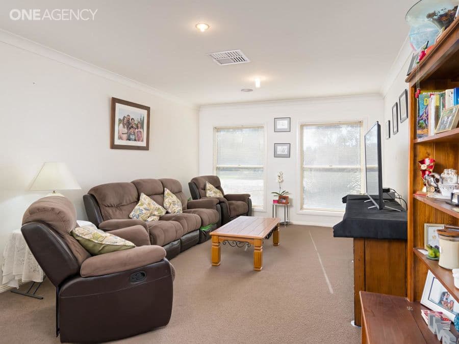52 Peppermint Drive, Springvale, Springvale - Thumbnail 3