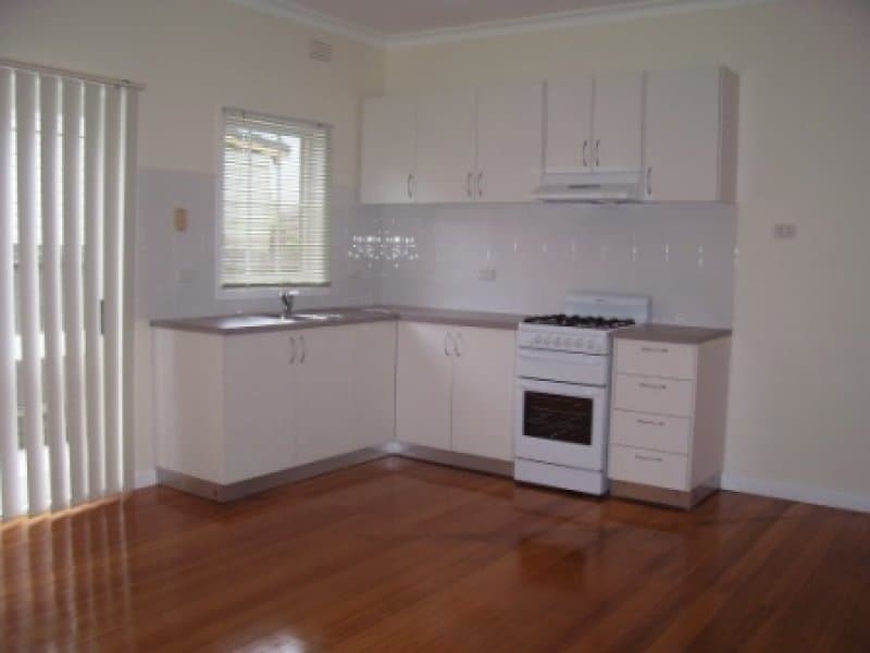 36 Scotsburn Avenue, Oakleigh South, Oakleigh South - Thumbnail 2