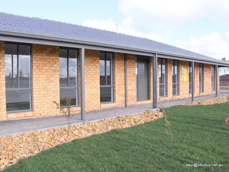 651 Hawkseye Way, Cranbourne East, Cranbourne East - Thumbnail 4