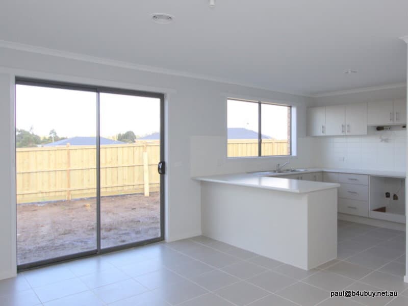 651 Hawkseye Way, Cranbourne East, Cranbourne East - Thumbnail 8