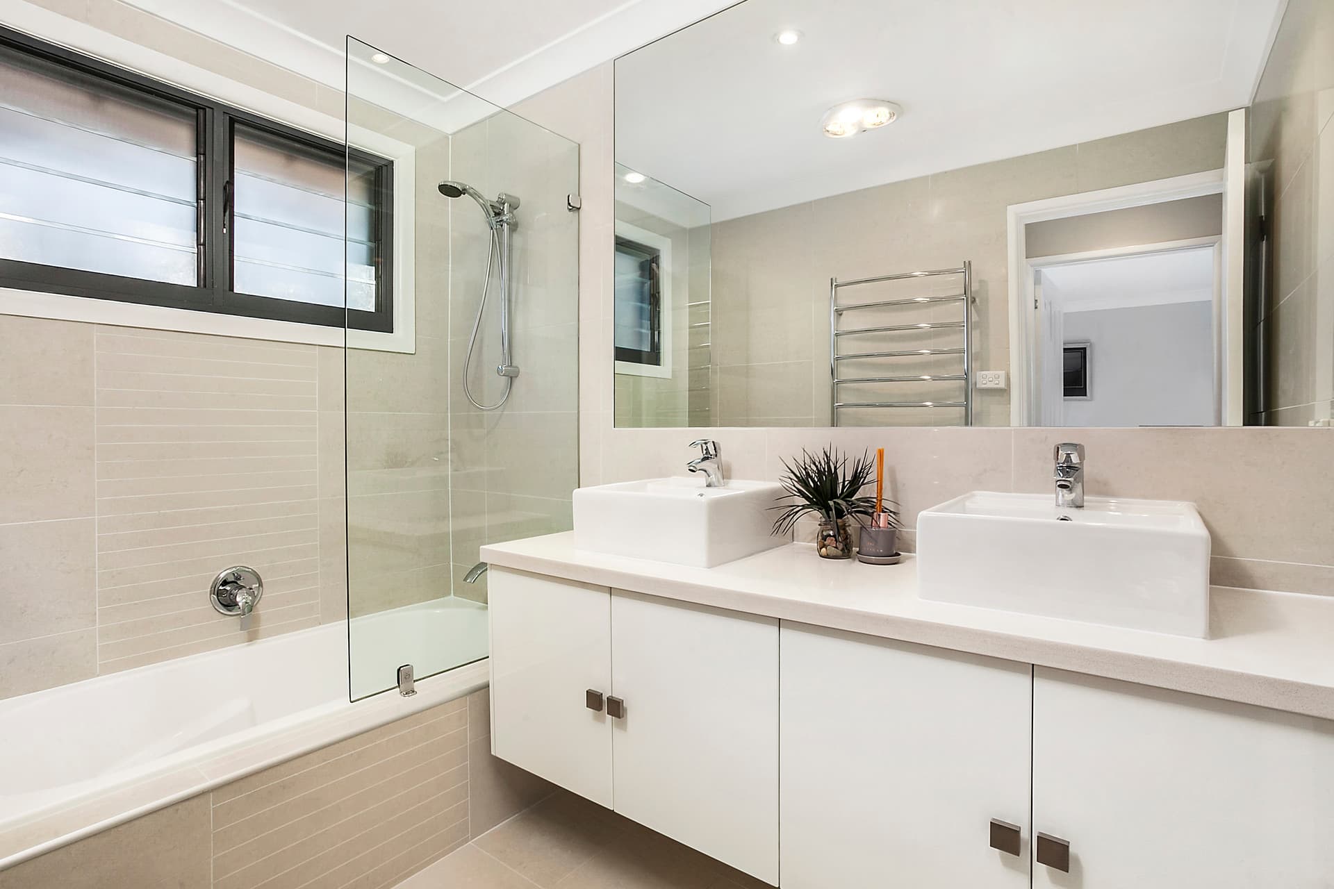 49 Akuna Avenue, Bangor, Bangor - Thumbnail 5