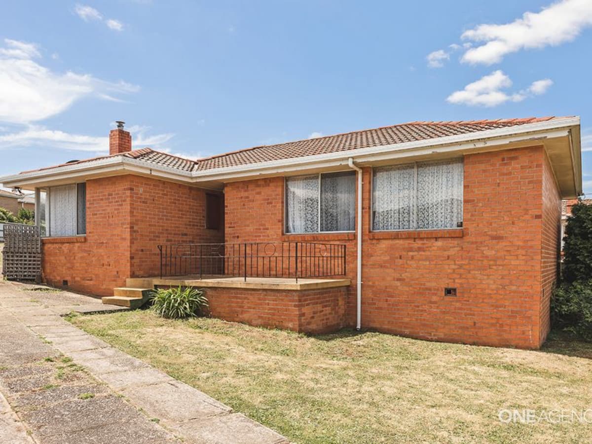 1 Van Diemens Crescent, Park Grove, Park Grove - Image 1