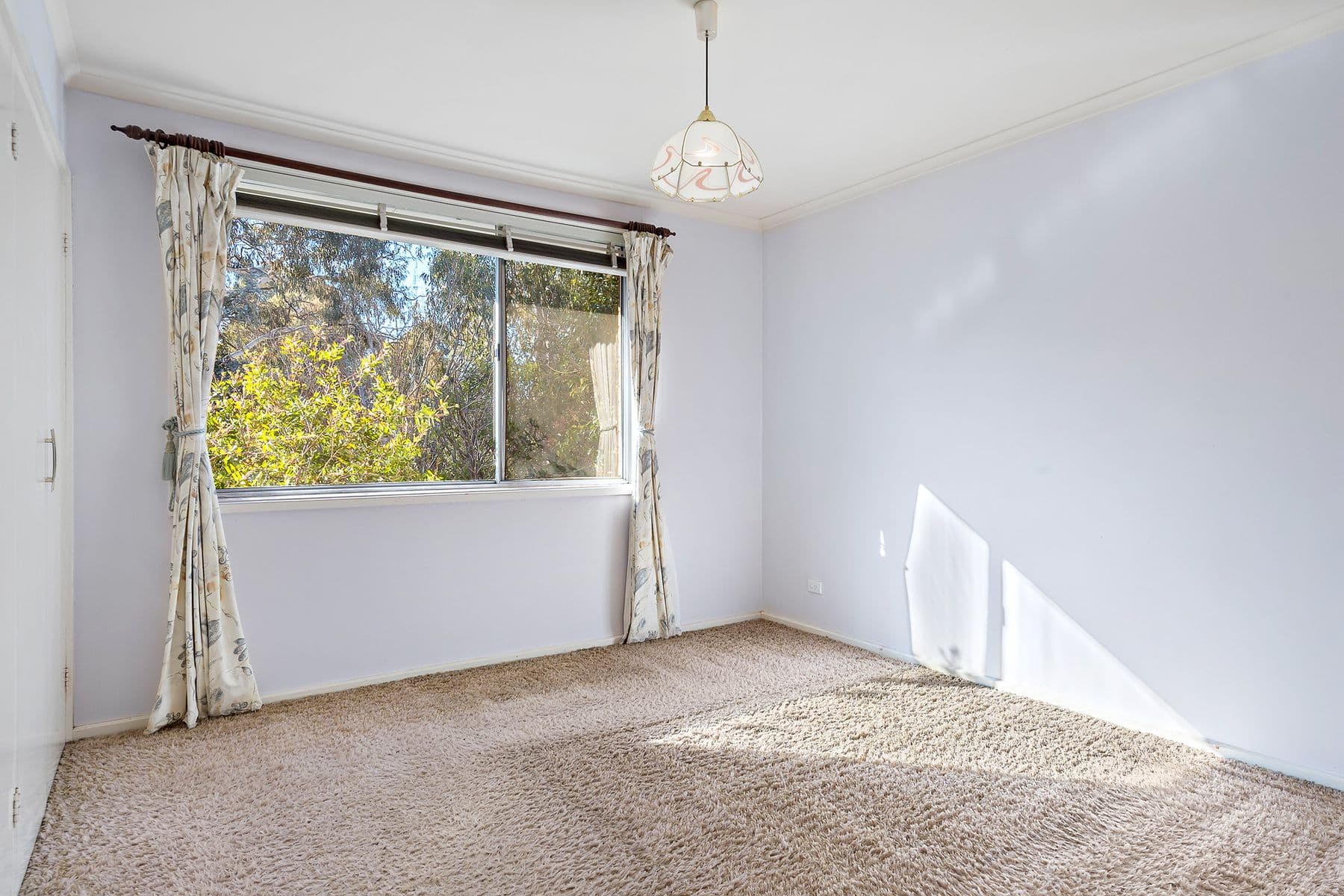 369 Southern Cross Drive, Holt, Holt - Thumbnail 5