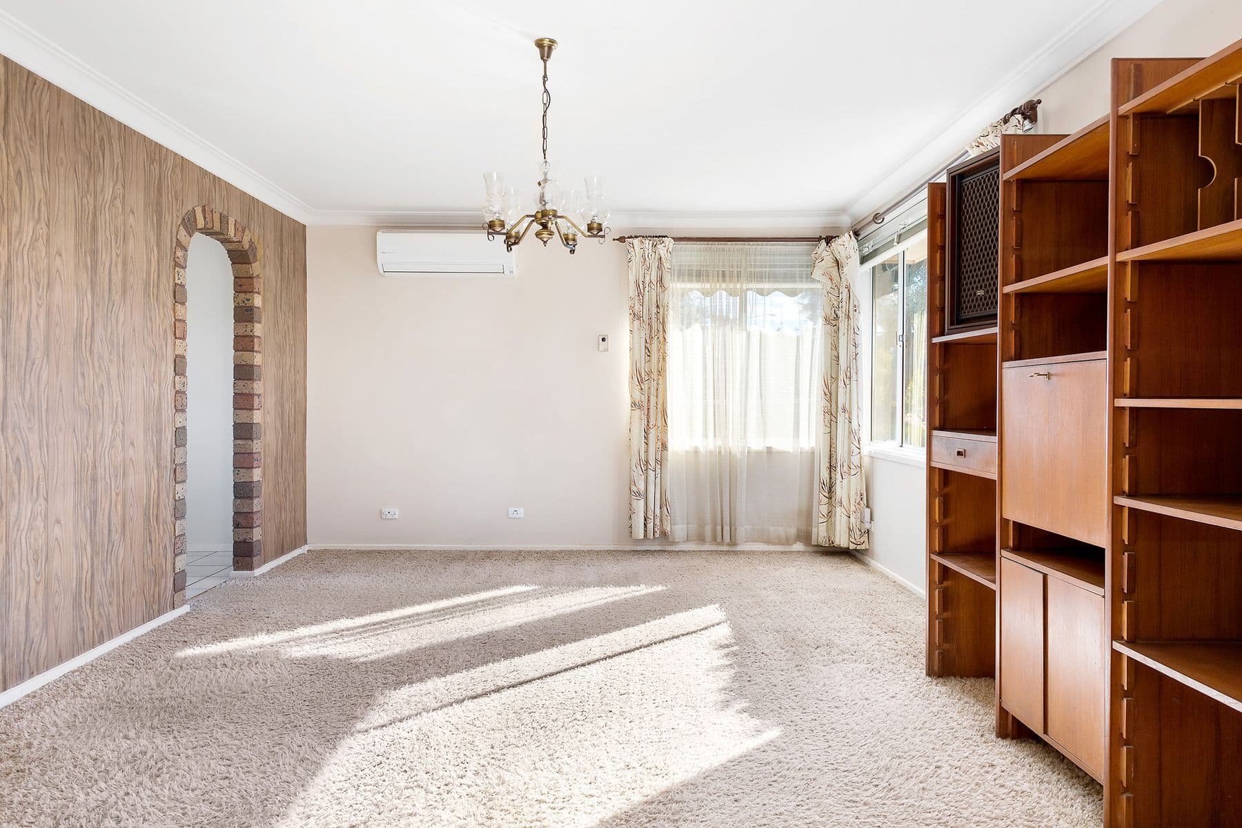 369 Southern Cross Drive, Holt, Holt - Thumbnail 7