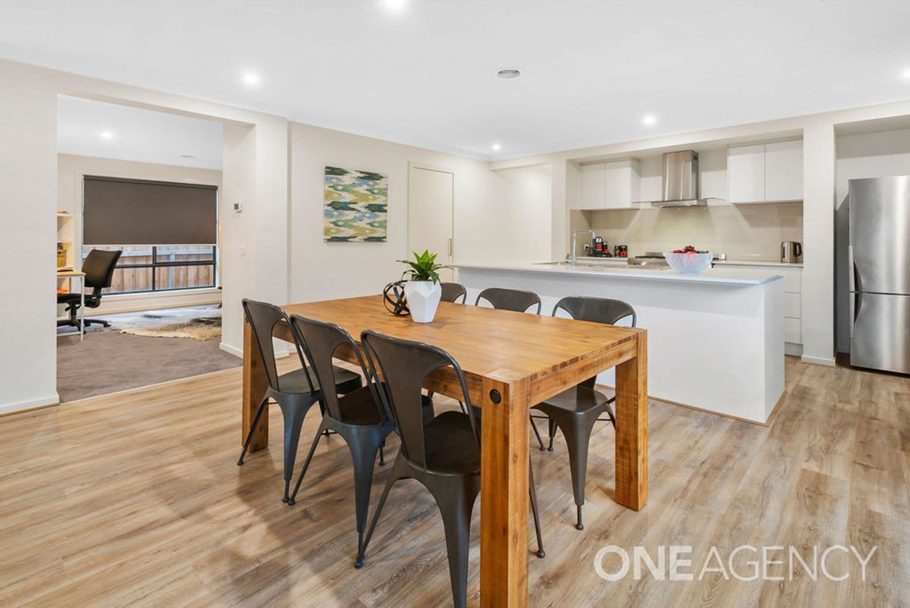 17 Wildflower Drive, Sunbury, Sunbury - Thumbnail 4