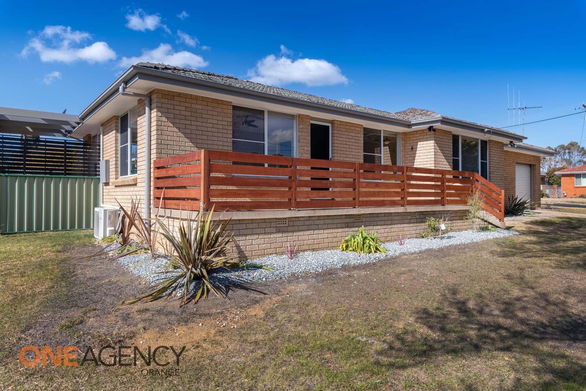 22 Sunny South Crescent, Orange, Orange - Thumbnail 2