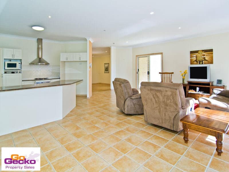 91 Glen Retreat Road, Mitchelton, Mitchelton - Thumbnail 8