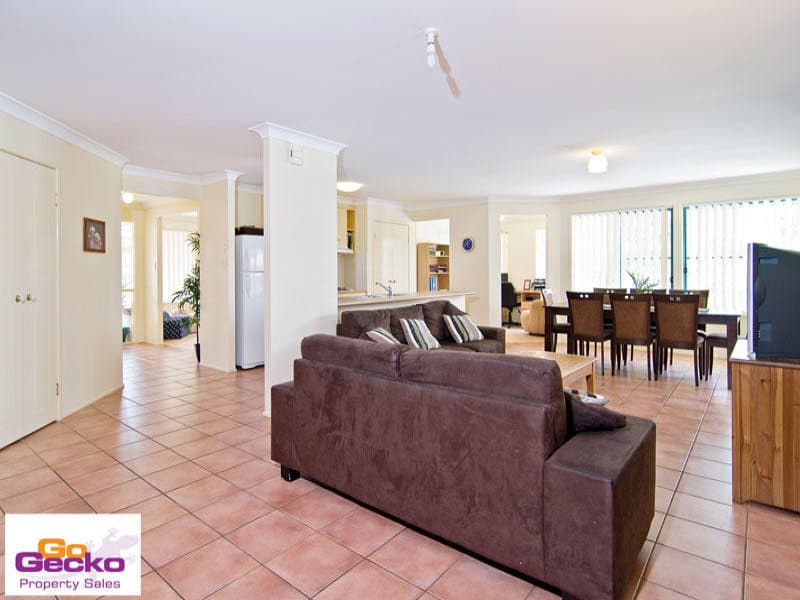 17 Dundee Place, Upper Kedron, Upper Kedron - Thumbnail 4