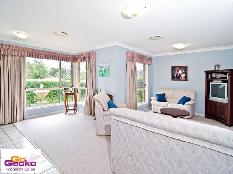 56 Falconglen Place, Ferny Grove, Ferny Grove - Thumbnail 7