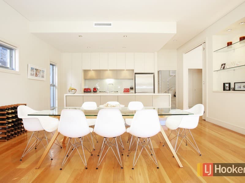 15 Raeburn Avenue, Castlecrag, Castlecrag - Thumbnail 3