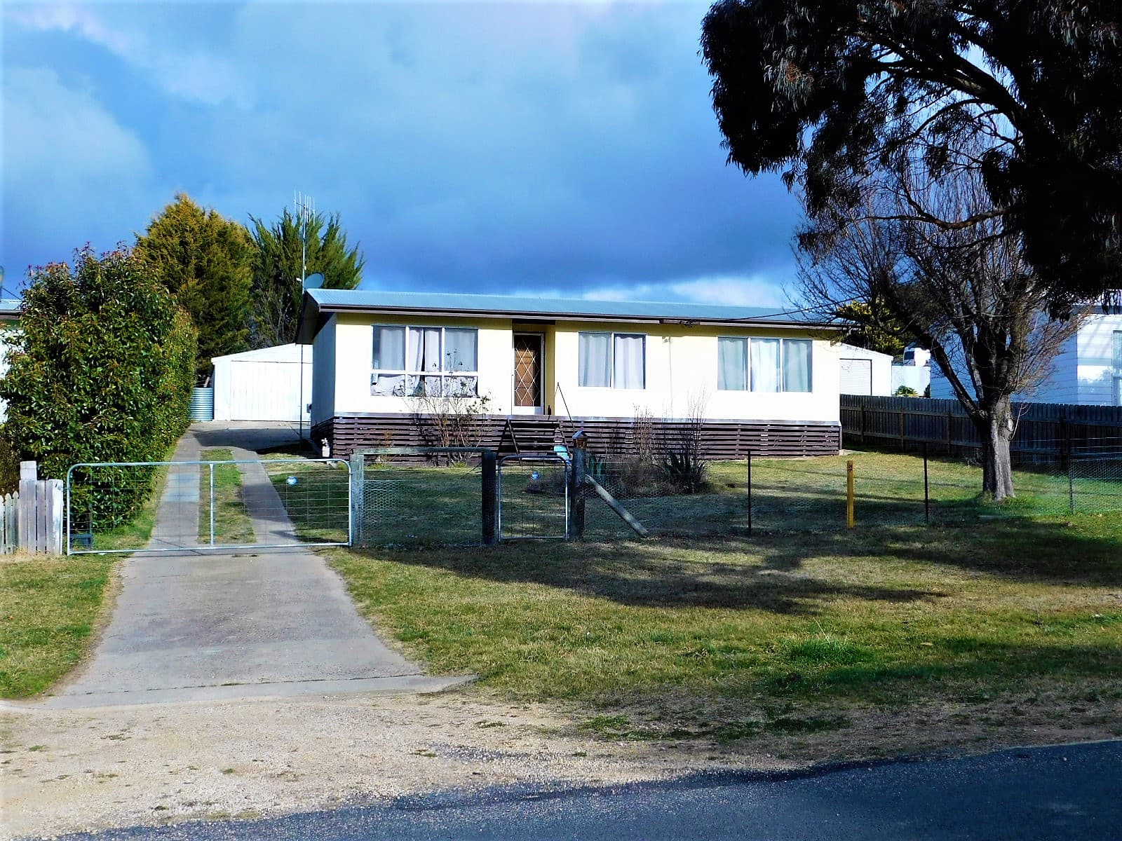 22 Iris Street, Bombala, Bombala - Image 1