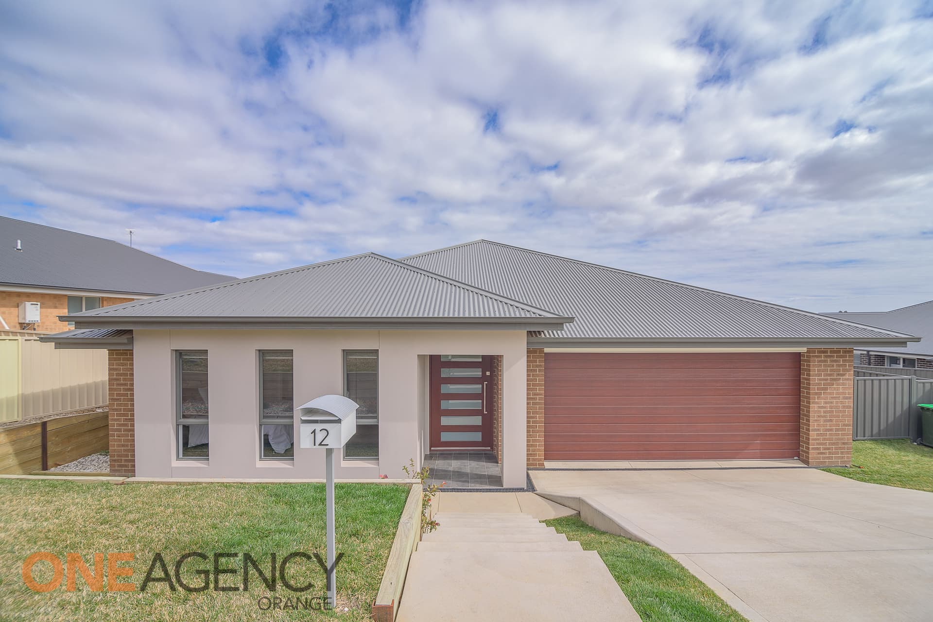 12 Jessie Rise, Orange, Orange - Image 1