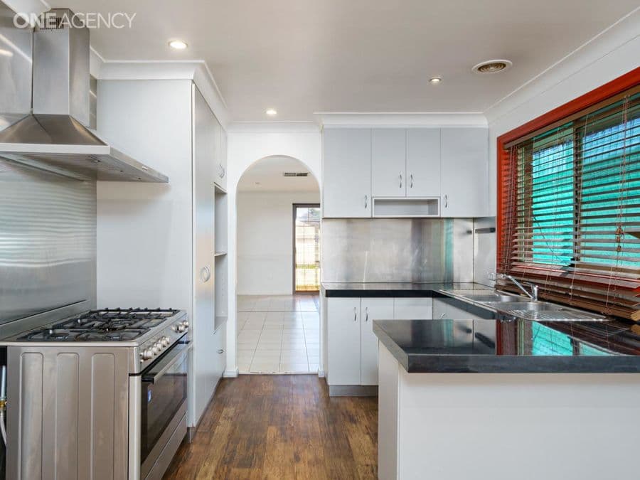 24 Karoom Drive, Glenfield Park, Glenfield Park - Thumbnail 3