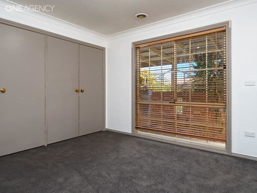 24 Karoom Drive, Glenfield Park, Glenfield Park - Thumbnail 4