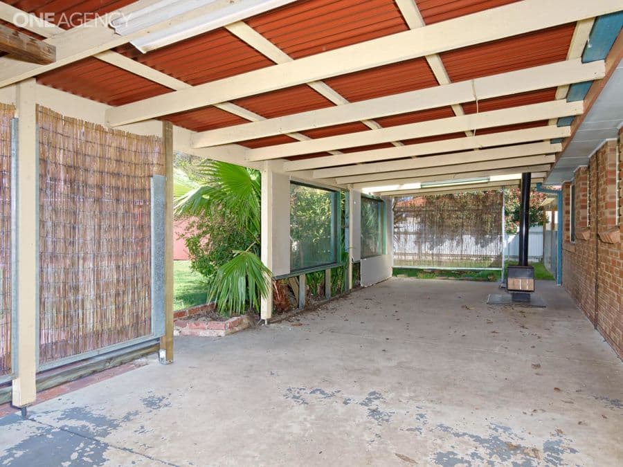 24 Karoom Drive, Glenfield Park, Glenfield Park - Thumbnail 6