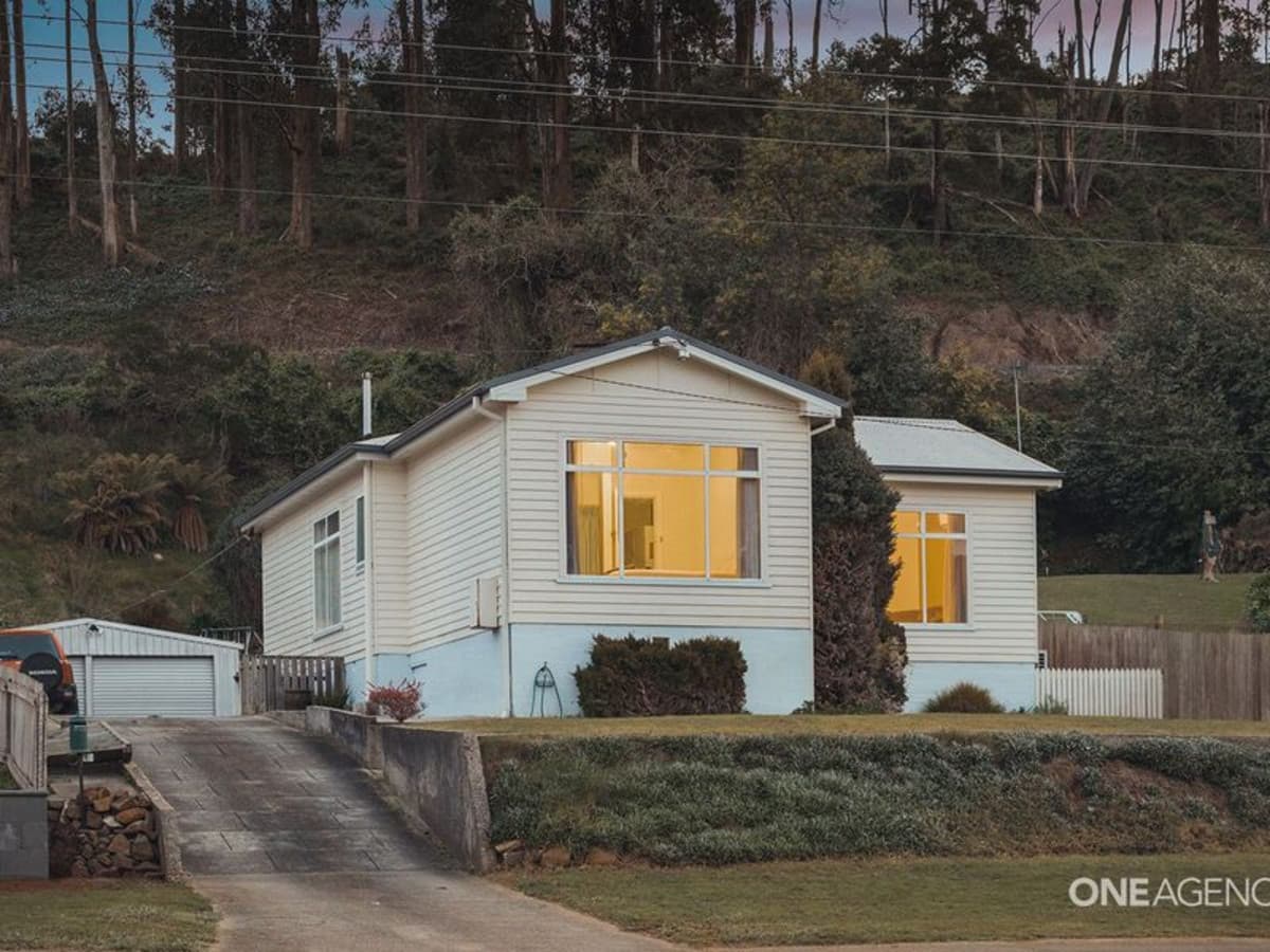 14 Old Surrey Road, Emu Heights, Emu Heights - Image 1