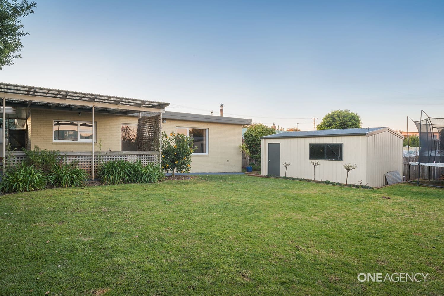 7 Richardson Crescent, Park Grove, Park Grove - Thumbnail 2