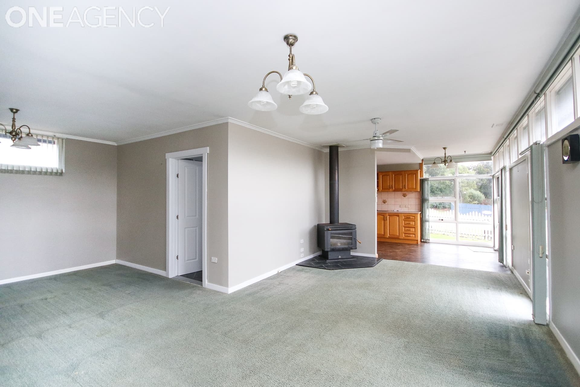 61 Lawrence Drive, Devonport, Devonport - Thumbnail 2