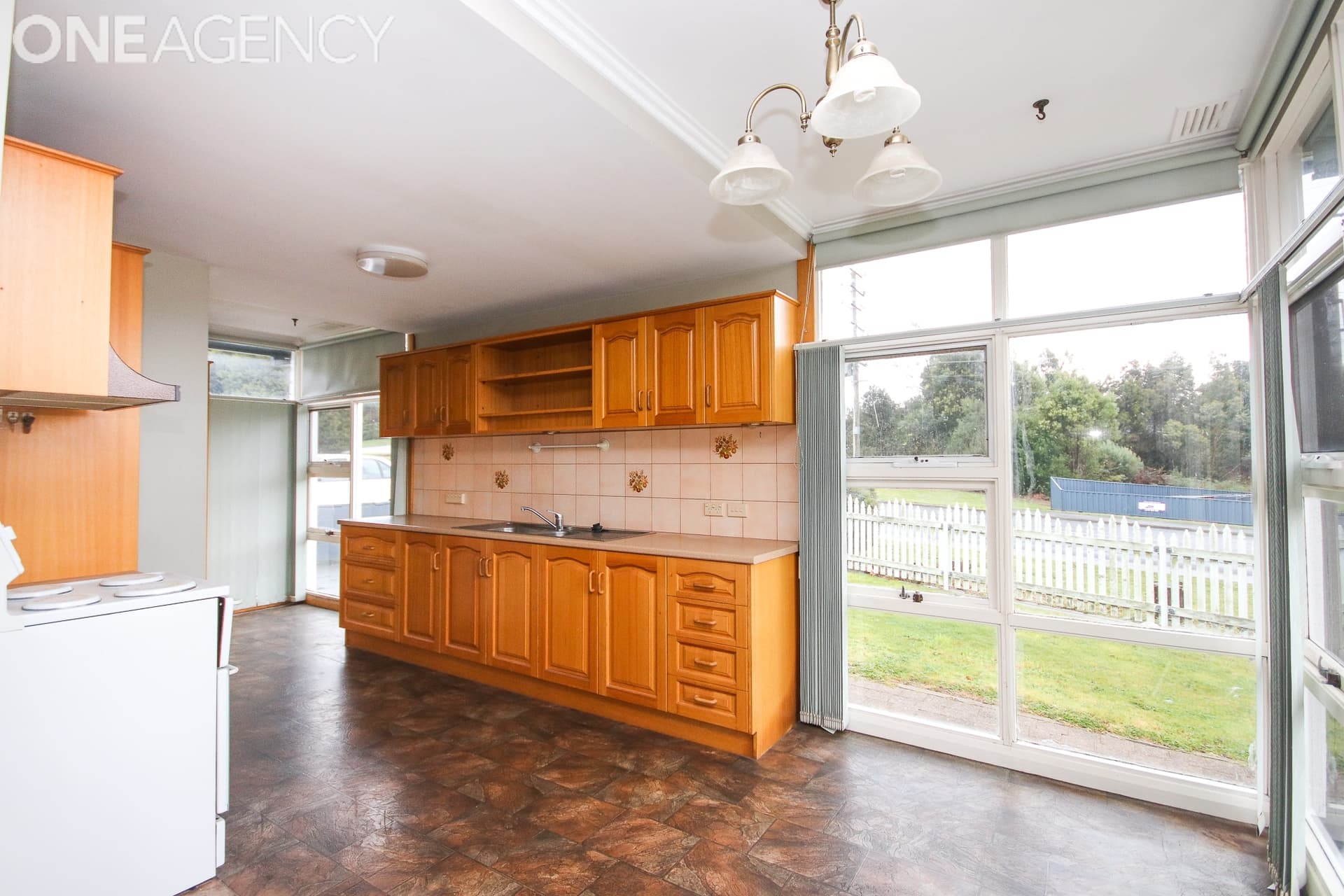 61 Lawrence Drive, Devonport, Devonport - Thumbnail 4