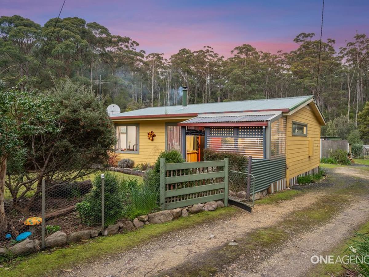 5 Tink Taylor Avenue, Sisters Beach, Sisters Beach - Thumbnail 2