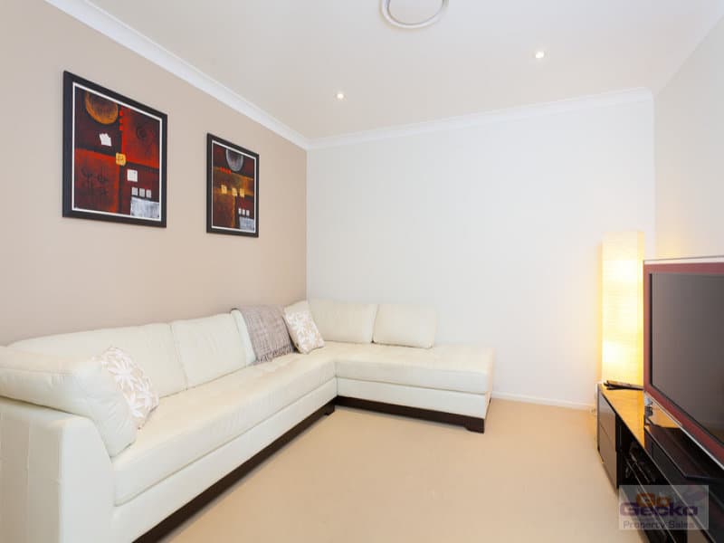 27 Ironbark Circuit, Everton Hills, Everton Hills - Thumbnail 8