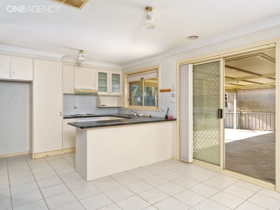 23 Kaldari Crescent, Glenfield Park, Glenfield Park - Thumbnail 3