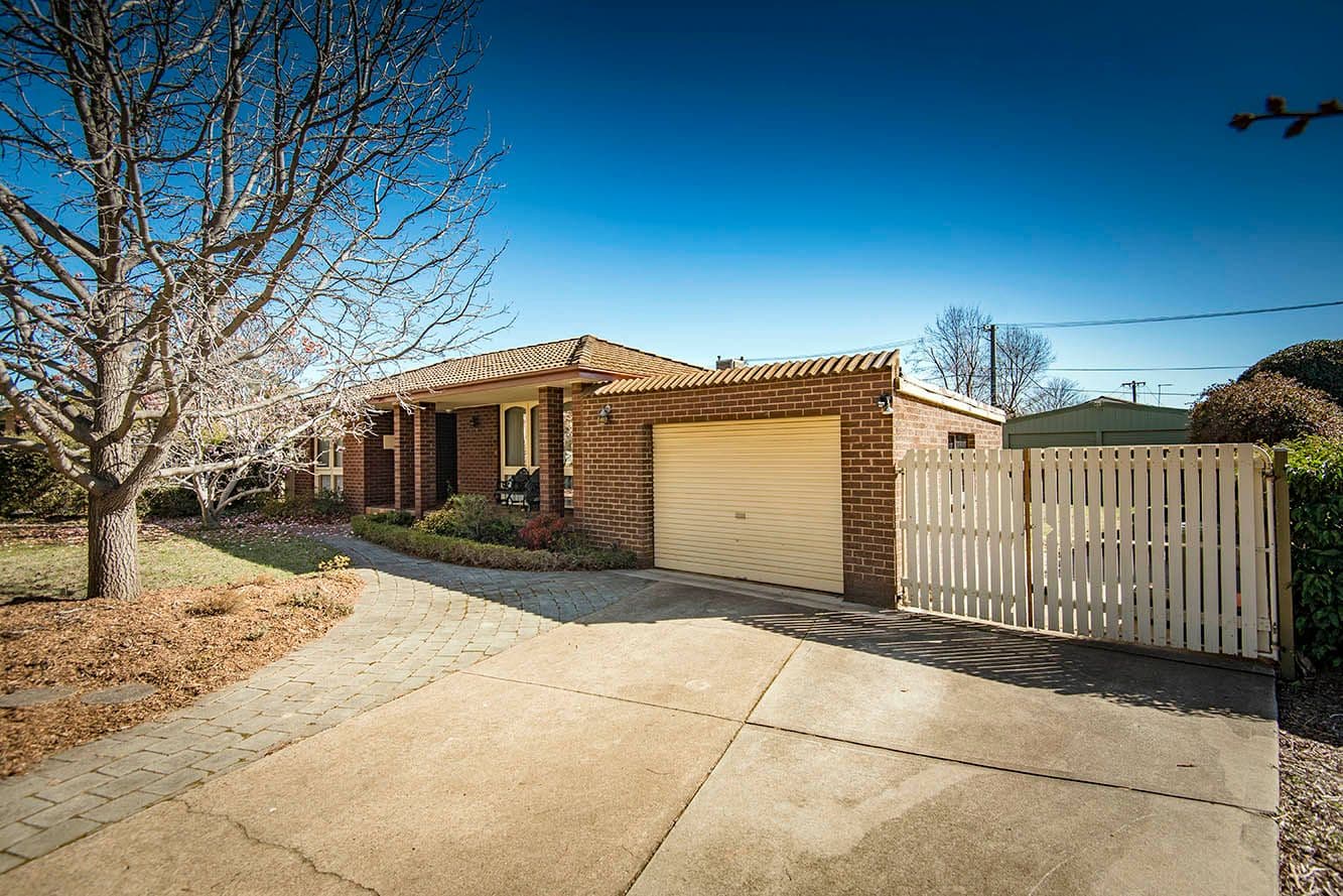 37 Hyndes Crescent, Holder, Holder - Thumbnail 3