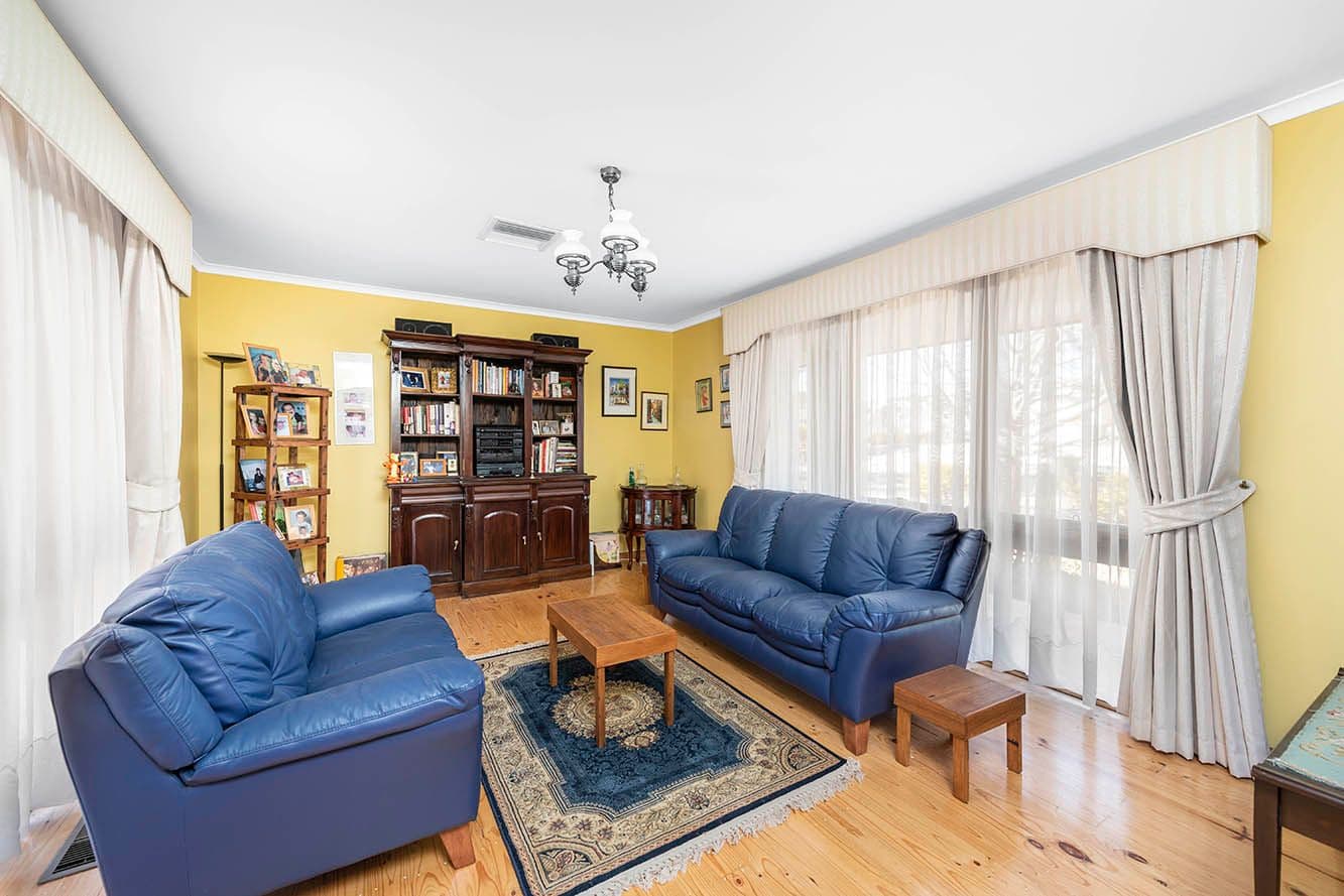 37 Hyndes Crescent, Holder, Holder - Thumbnail 4