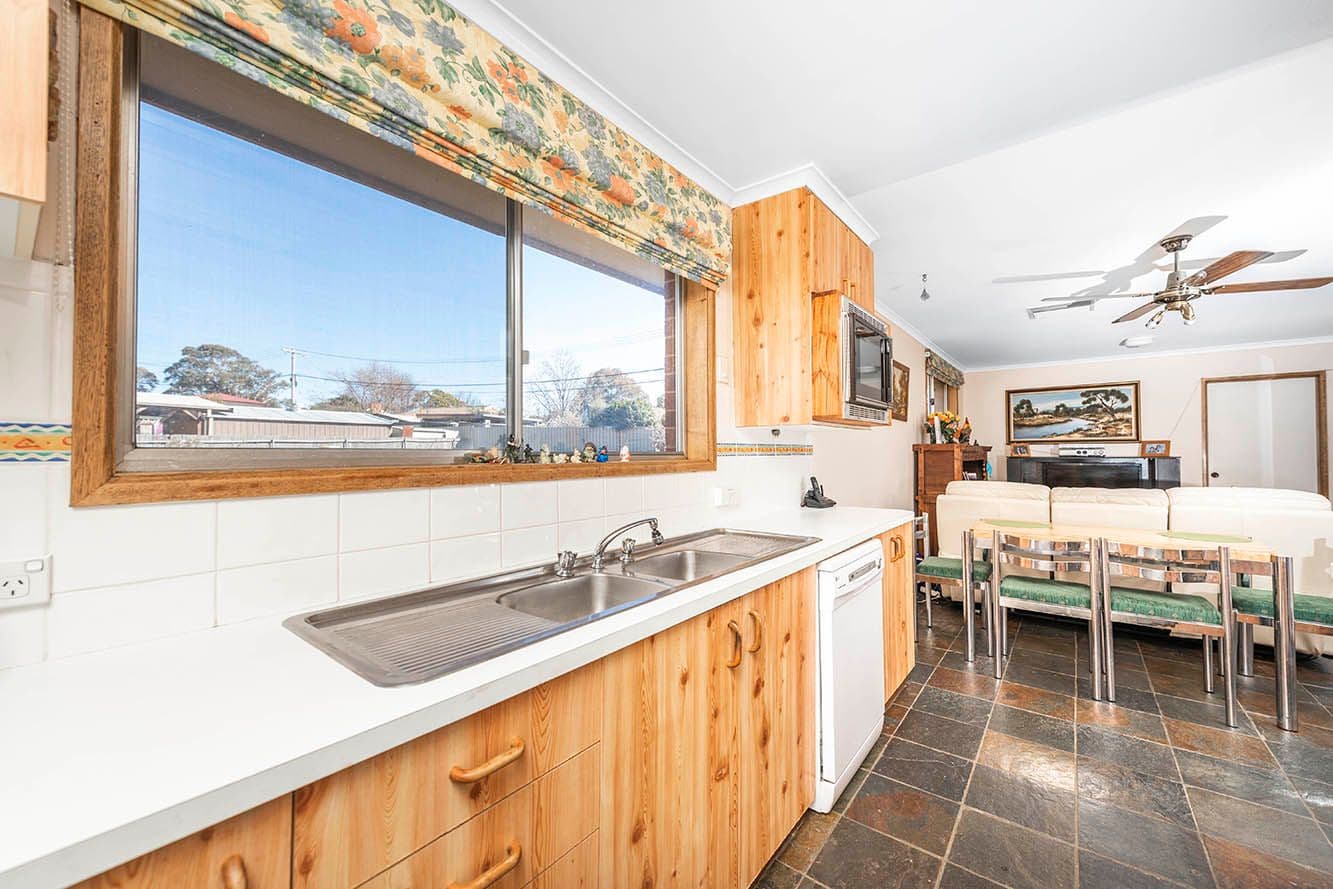 37 Hyndes Crescent, Holder, Holder - Thumbnail 7