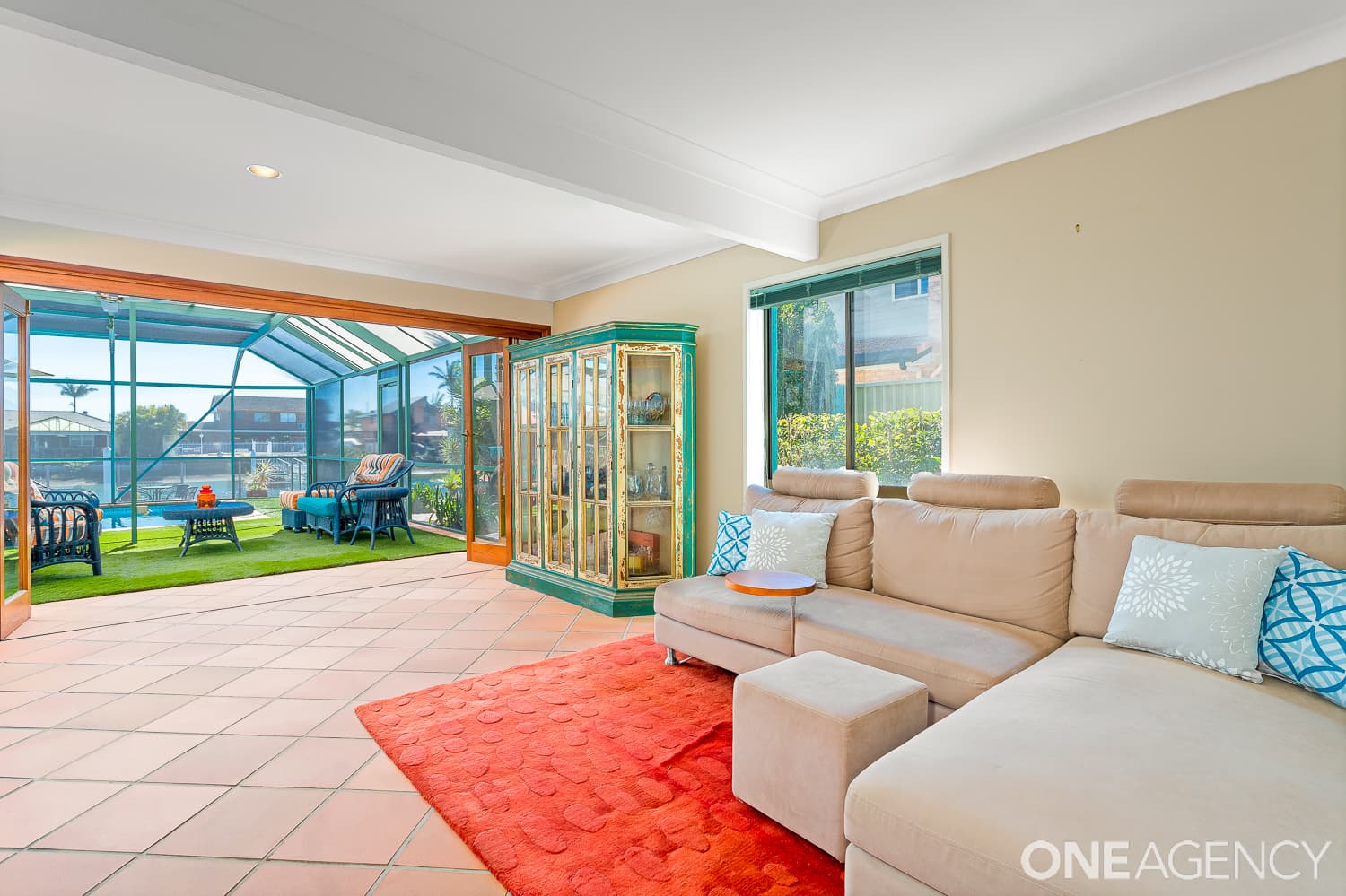 17 Australia Court, Newport, Newport - Thumbnail 2