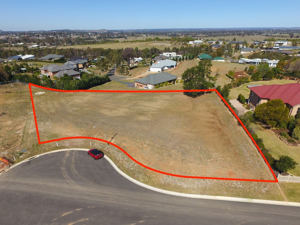 14 Domenics Place, Grasmere, Grasmere - Image 1