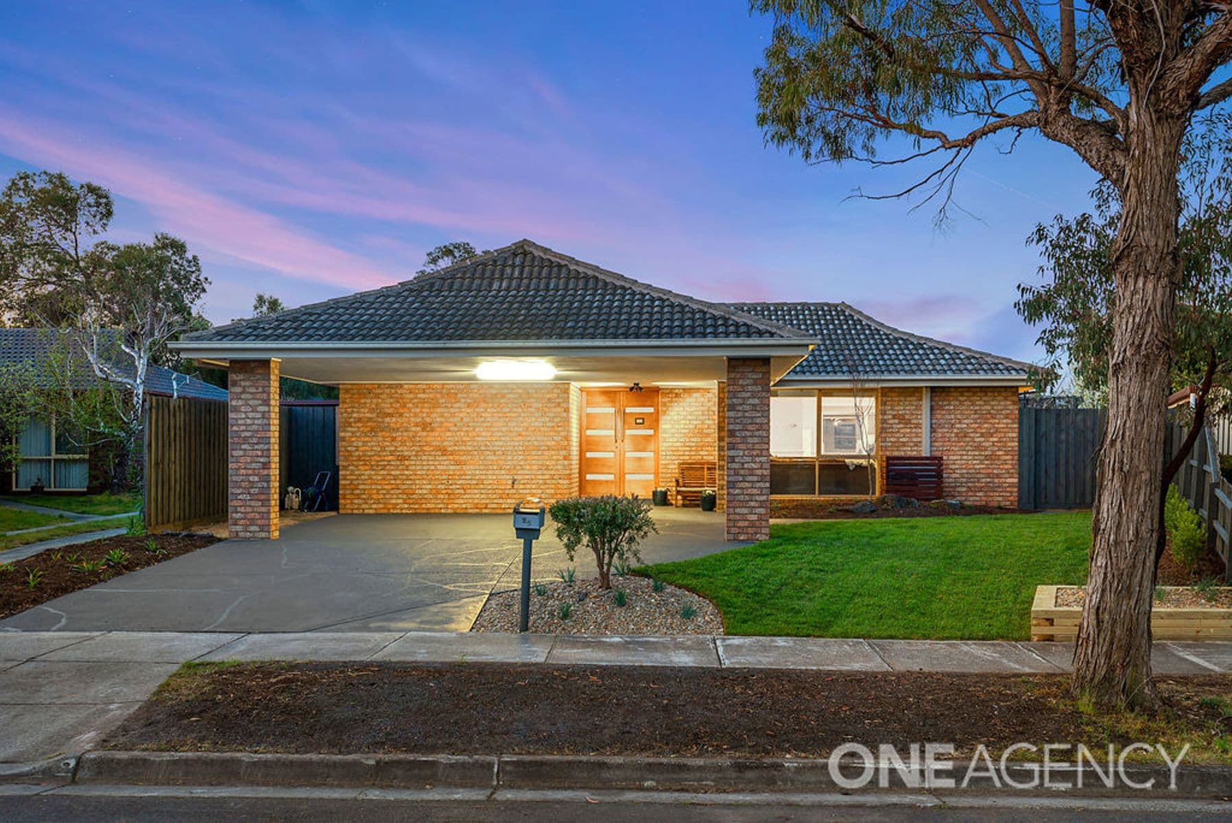 25 Holloway Close, Sunbury, Sunbury - Thumbnail 2