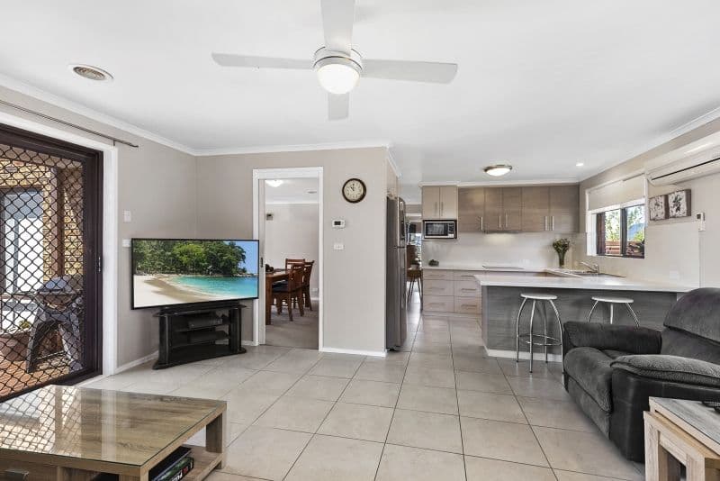 8 Dempsey Place, Gordon, Gordon - Thumbnail 8