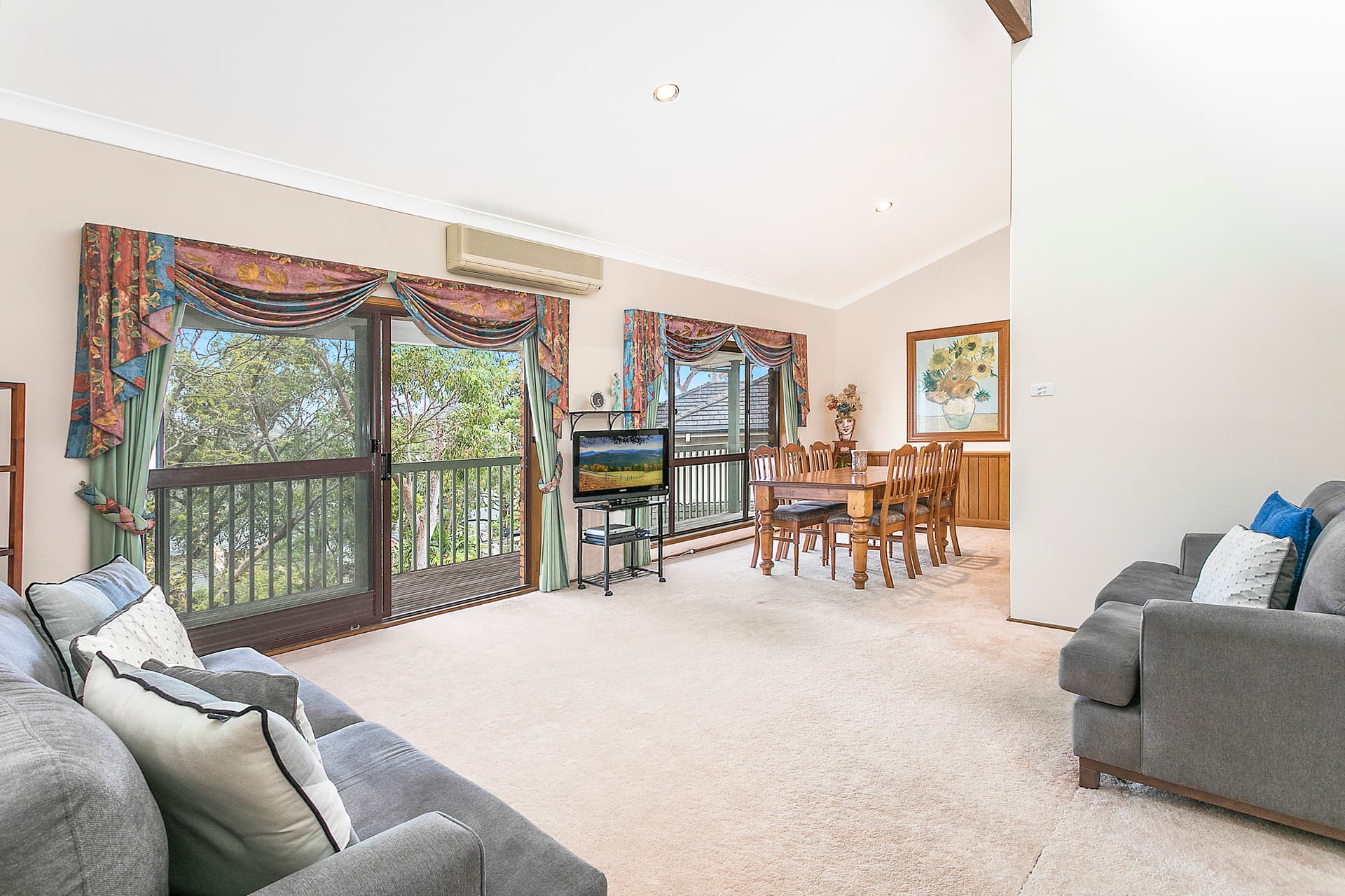 3 Bramwell Place, Illawong, Illawong - Thumbnail 3