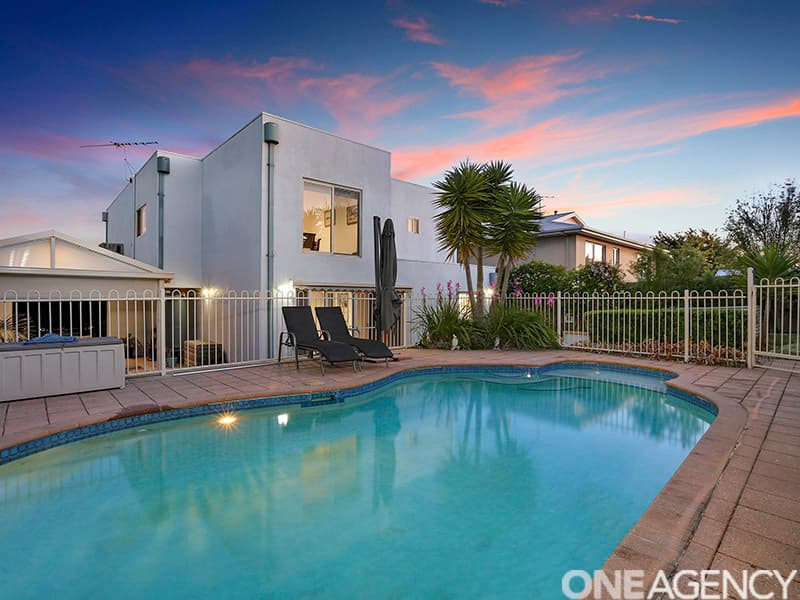 11 Corsair Way, Torquay, Torquay - Thumbnail 2