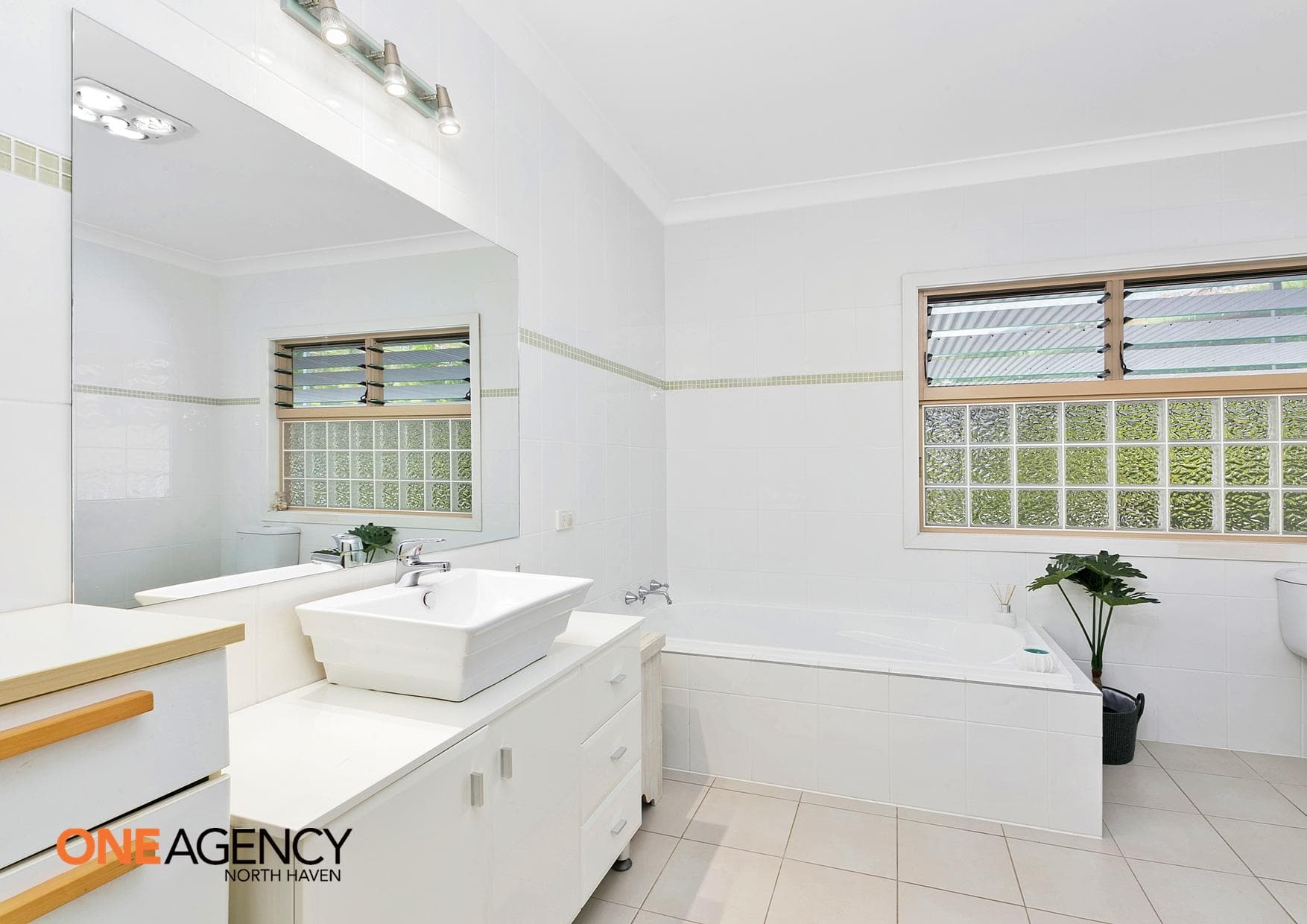32 Lake Ridge Drive, Kew, Kew - Thumbnail 7