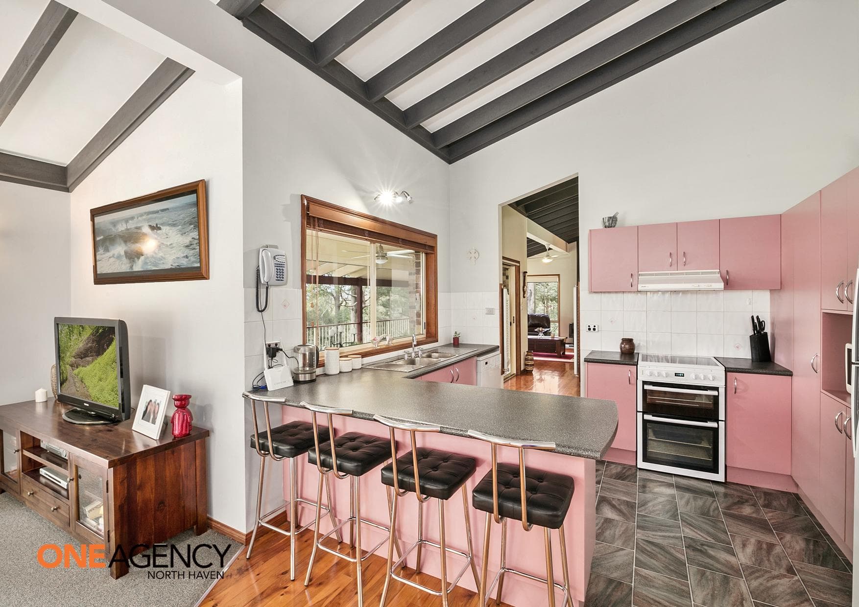 52 Benaroon Drive, Kendall, Kendall - Thumbnail 7