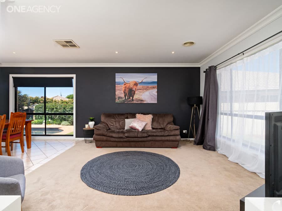 3 Woomera Place, Glenfield Park, Glenfield Park - Thumbnail 2